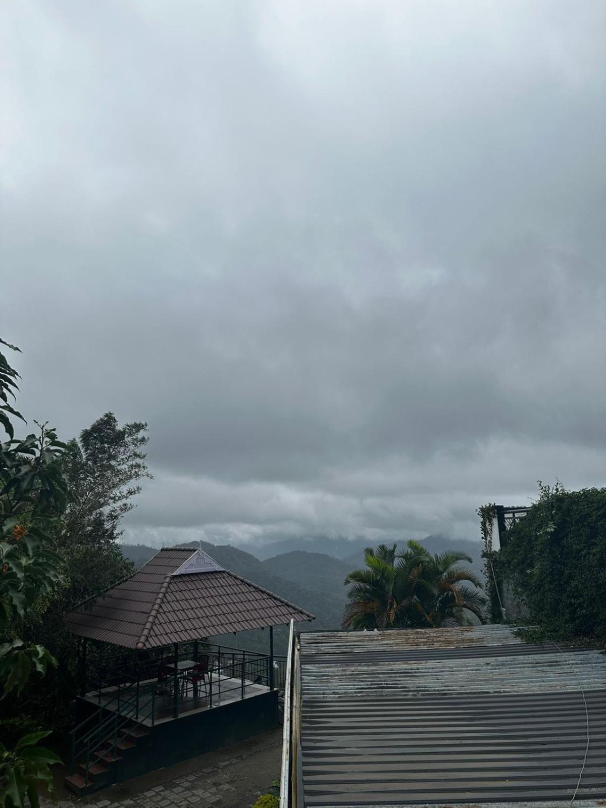 Munnar Tea Hills Resort - Mthr Exterior foto