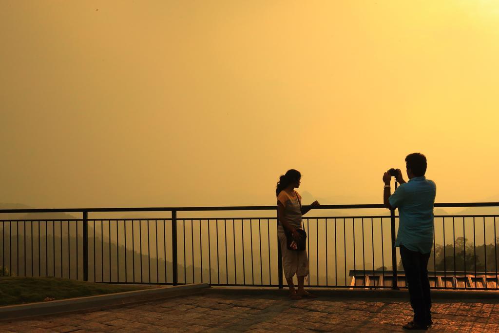 Munnar Tea Hills Resort - Mthr Exterior foto